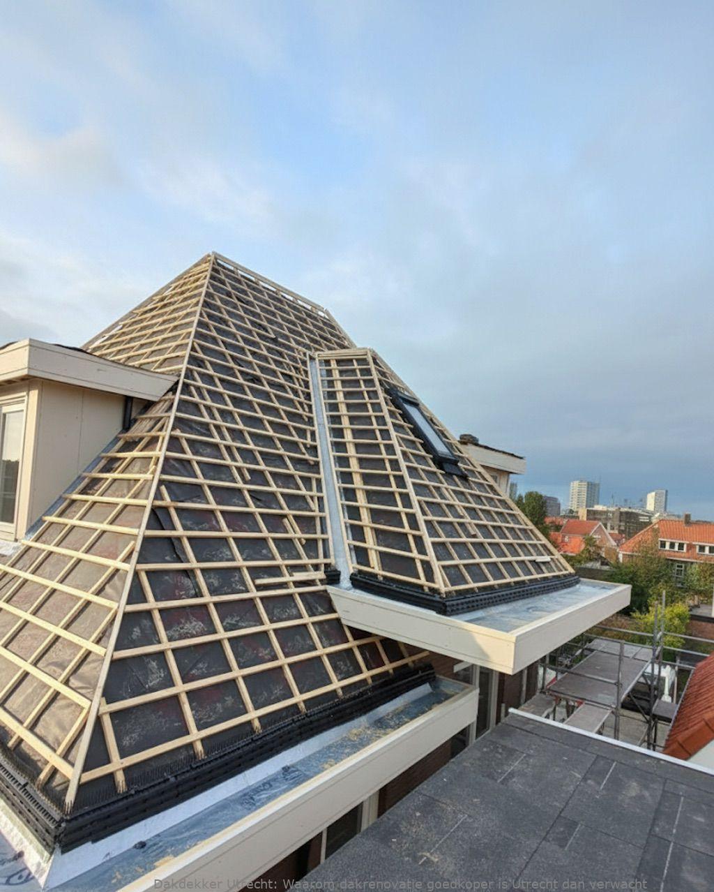 Waarom Dakrenovatie Goedkoper Is Utrecht